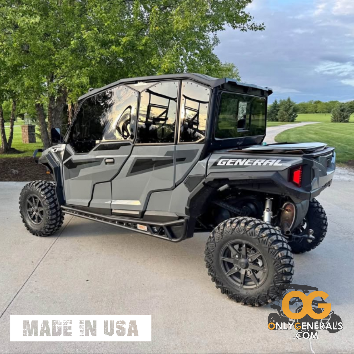 Polaris General with the OG SideskinLITE hard upper doors at an angle