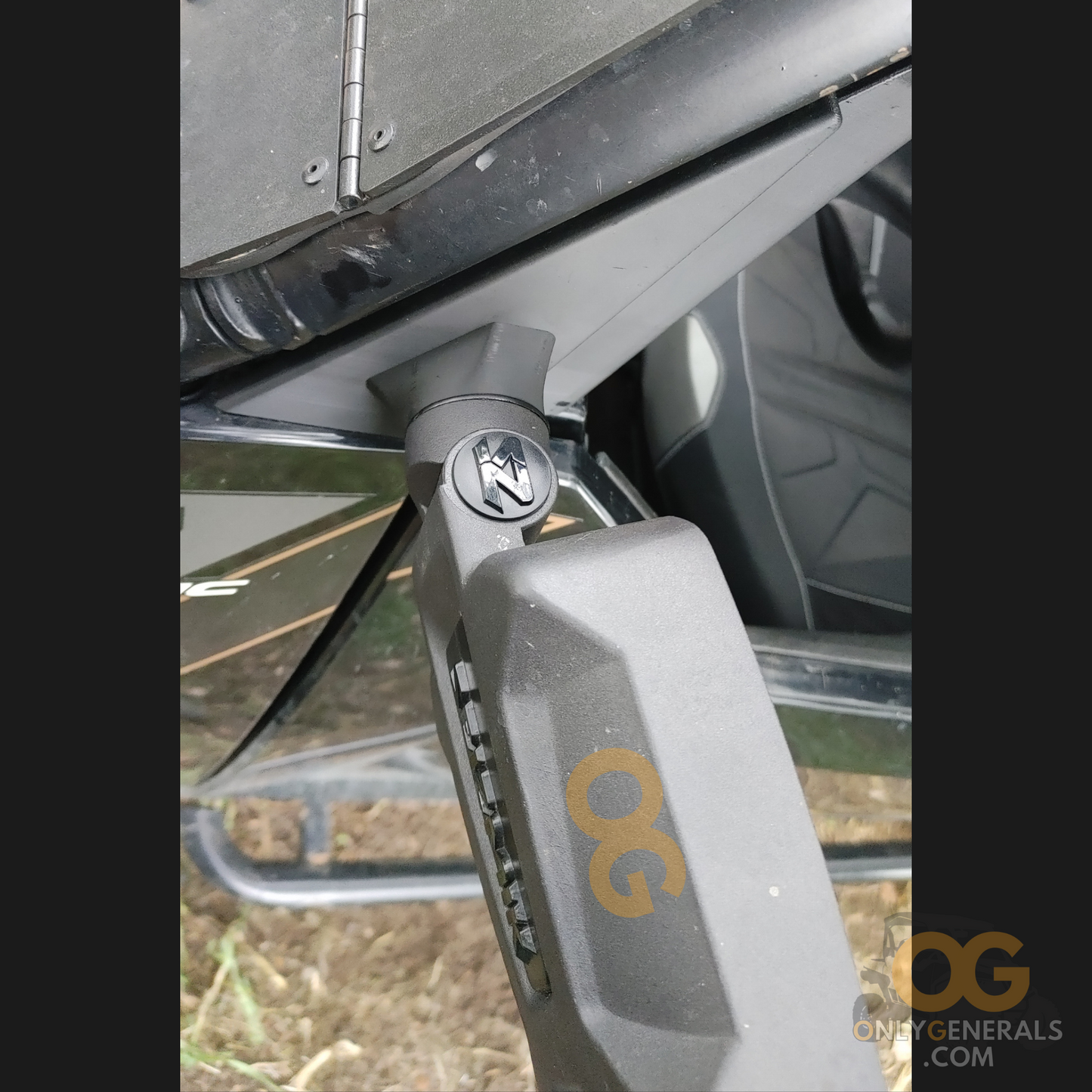 OnlyGenerals front triangle filler kit installed on a polaris general with seizmik mirror attached top view