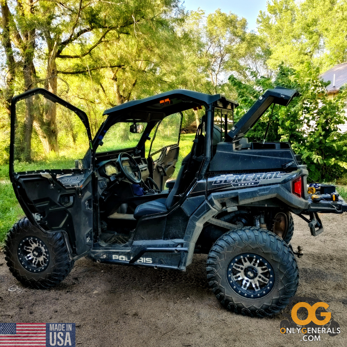 A workhorse of a machine. The Polaris General with the OnlyGenerals SideskinsLITE hard upper doors installed & opened